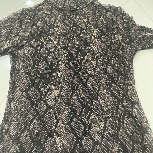 Wild Fable Snakeskin Mesh Top - Picture 1 of 8